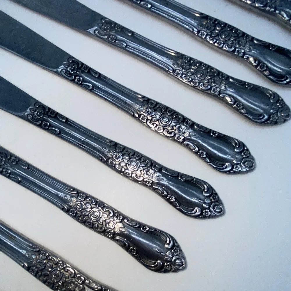 Oneida Northland Carolina Set Of 8 Dinner Knives 8.5